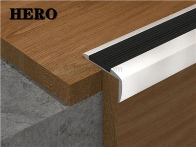 Antiskli teppestripe av aluminium