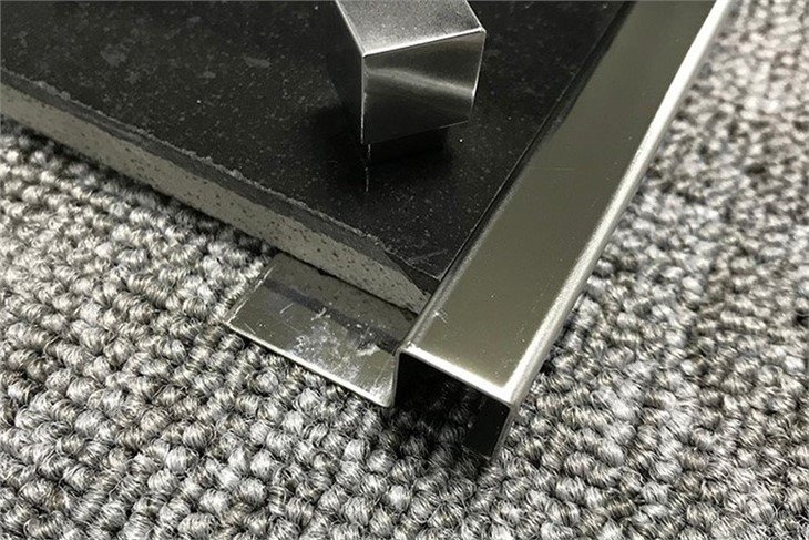 Stainless steel strip